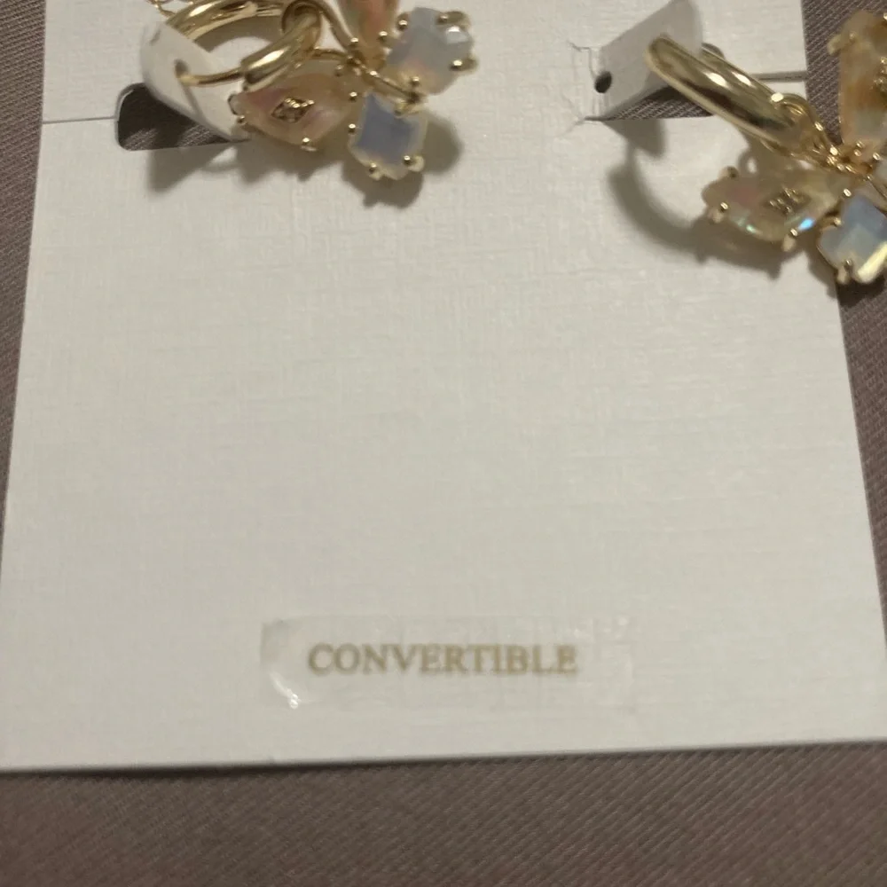 Kendra Scott Gold and Cream Earrings - Picture 2 of 3